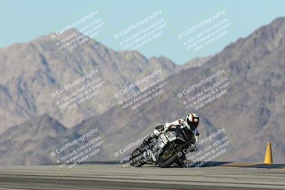 media/Dec-01-2025-Moto Forza (Mon) [[2daa91e15f]]/2-Intermediate Group/Session 4 Turn 9/